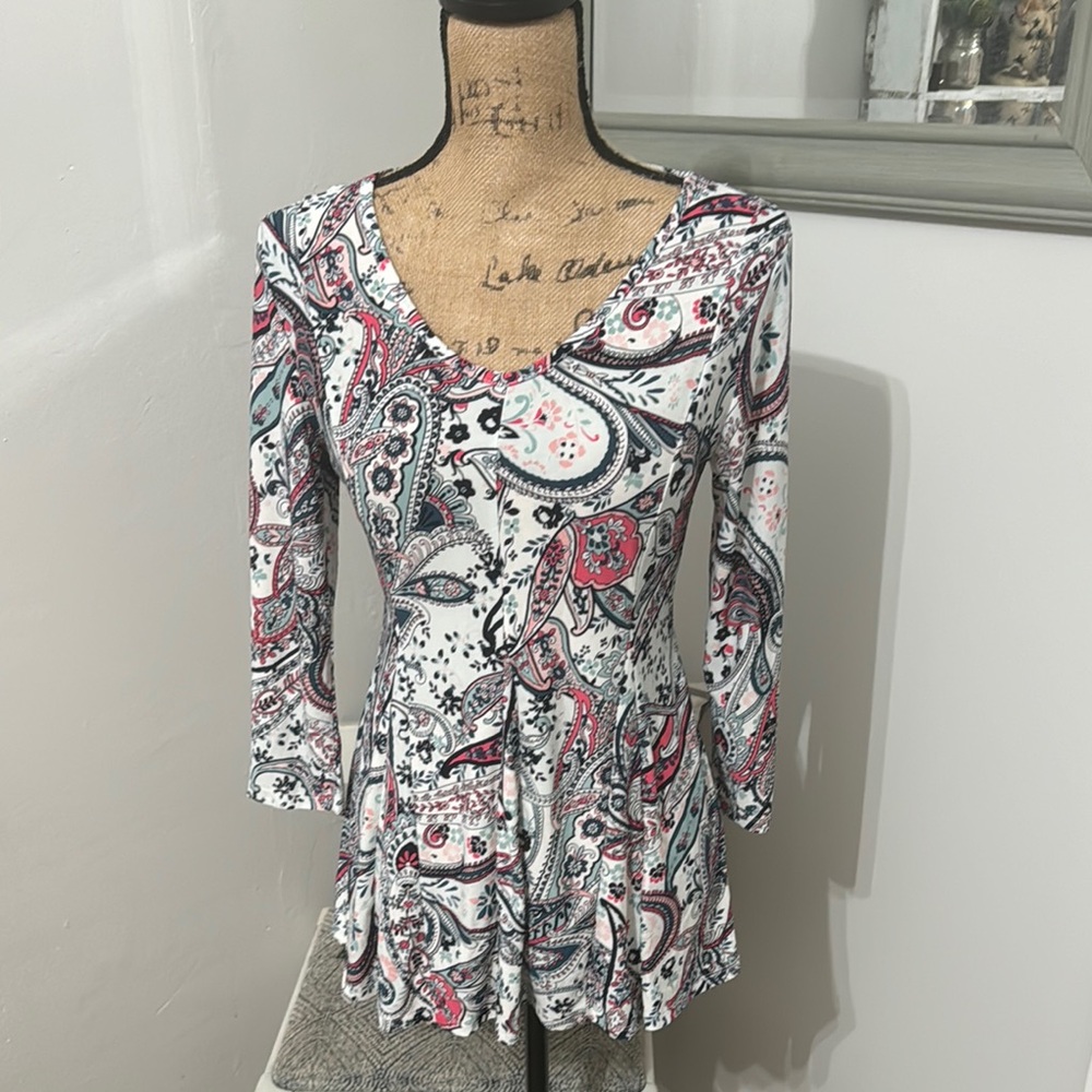 Women's Paisley Print V-Neck Top
